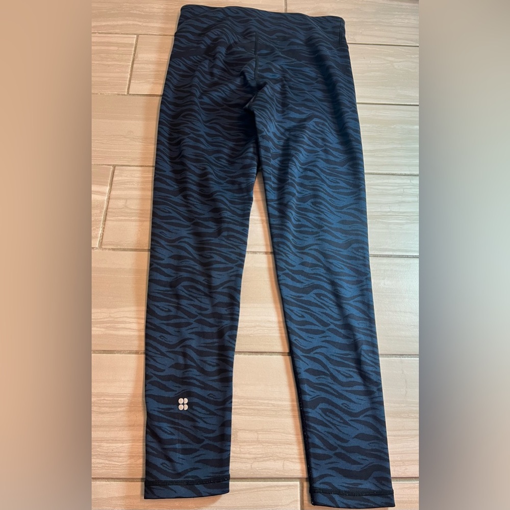 Sweaty Betty London Zero Gravity Leggings in Blue Zebra Size S